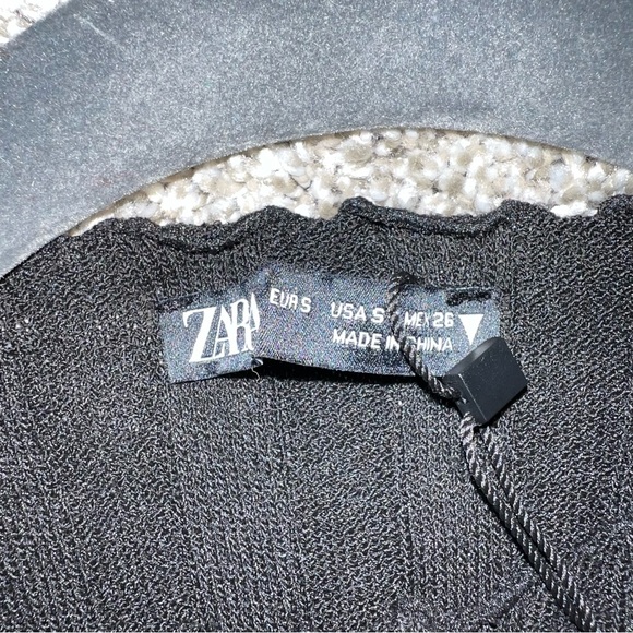 Zara Ribbed Halter Top - Picture 3 of 4